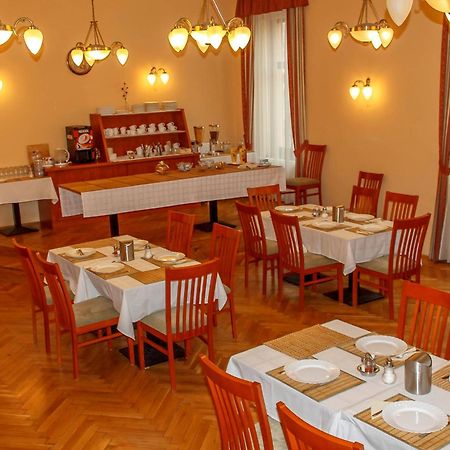 Pannon Hotel Bejelentkezes 20 Oraig, Check-In Until 20 O'Clock, Einchecken Bis 20 Uhr Mohacs Ngoại thất bức ảnh