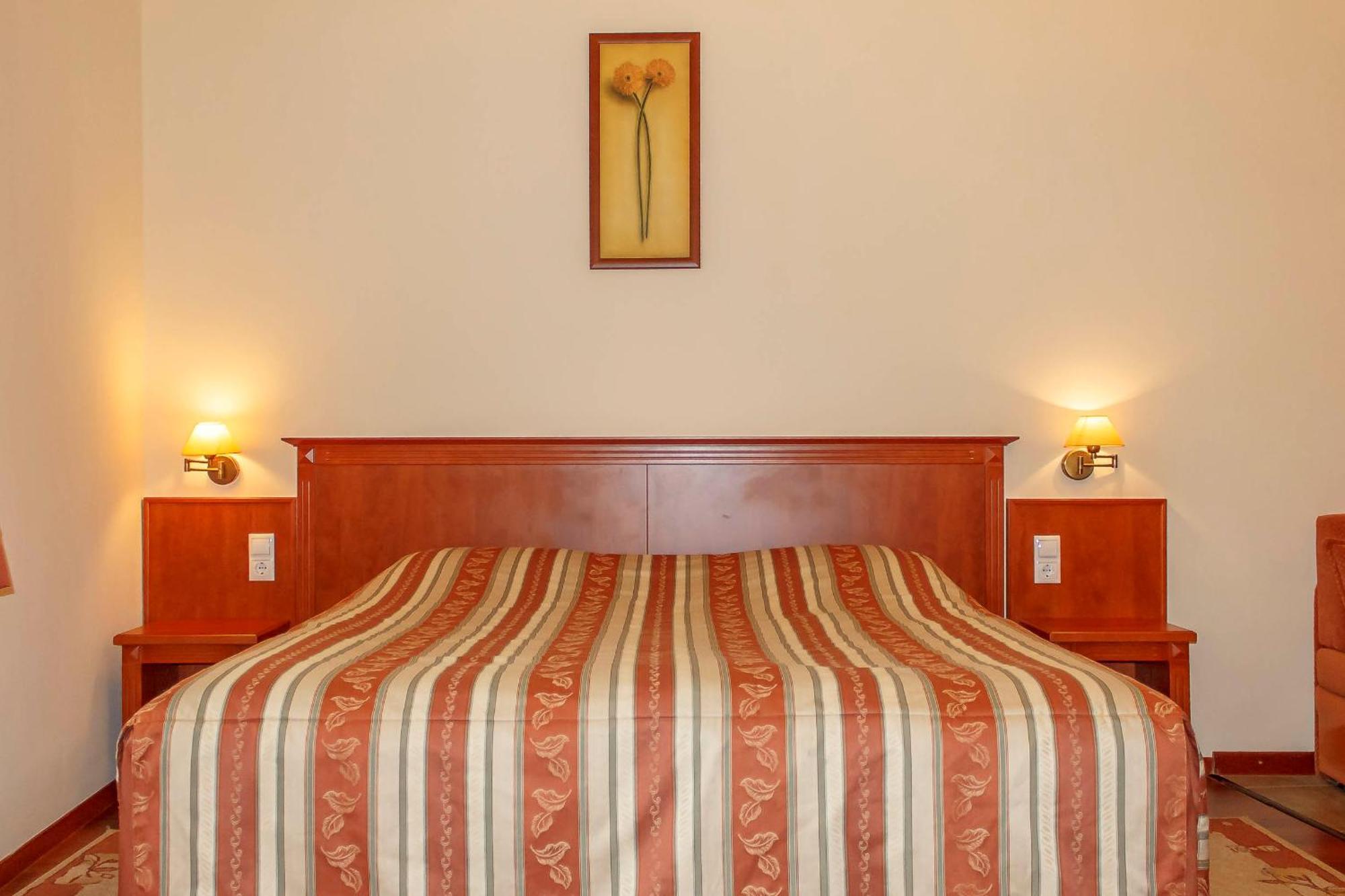 Pannon Hotel Bejelentkezes 20 Oraig, Check-In Until 20 O'Clock, Einchecken Bis 20 Uhr Mohacs Ngoại thất bức ảnh
