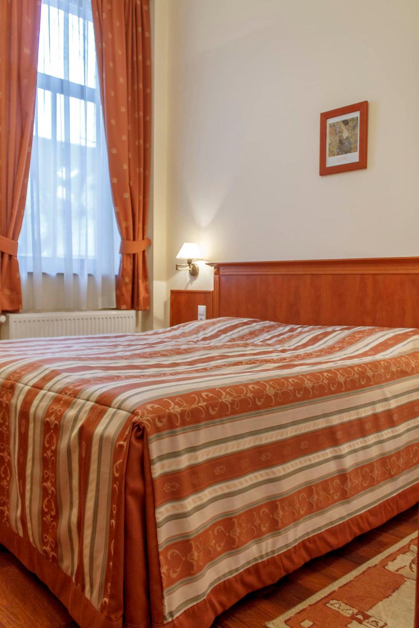 Pannon Hotel Bejelentkezes 20 Oraig, Check-In Until 20 O'Clock, Einchecken Bis 20 Uhr Mohacs Ngoại thất bức ảnh