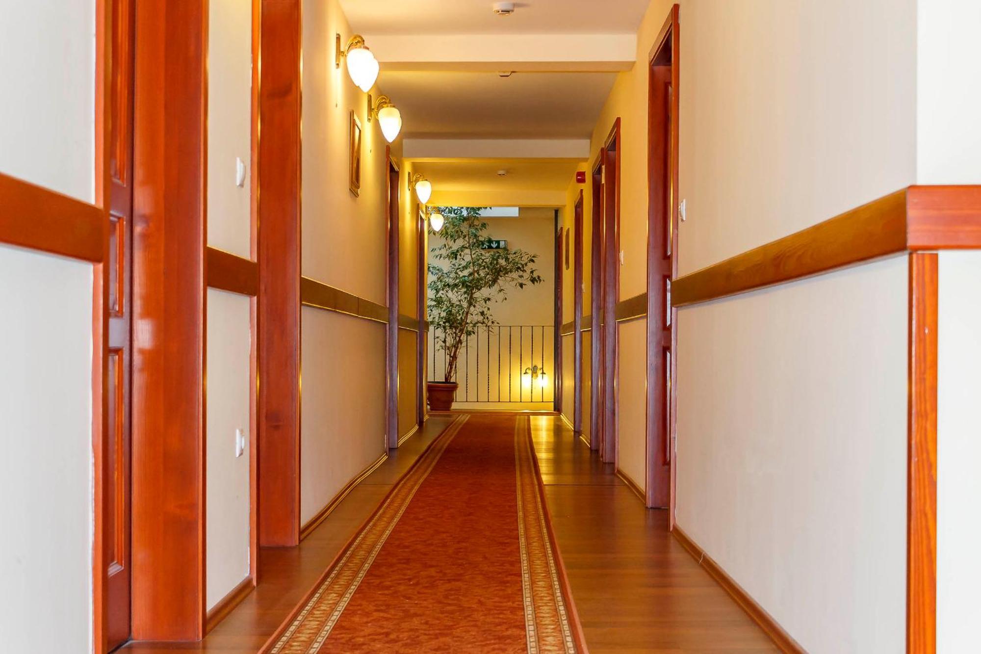 Pannon Hotel Bejelentkezes 20 Oraig, Check-In Until 20 O'Clock, Einchecken Bis 20 Uhr Mohacs Ngoại thất bức ảnh
