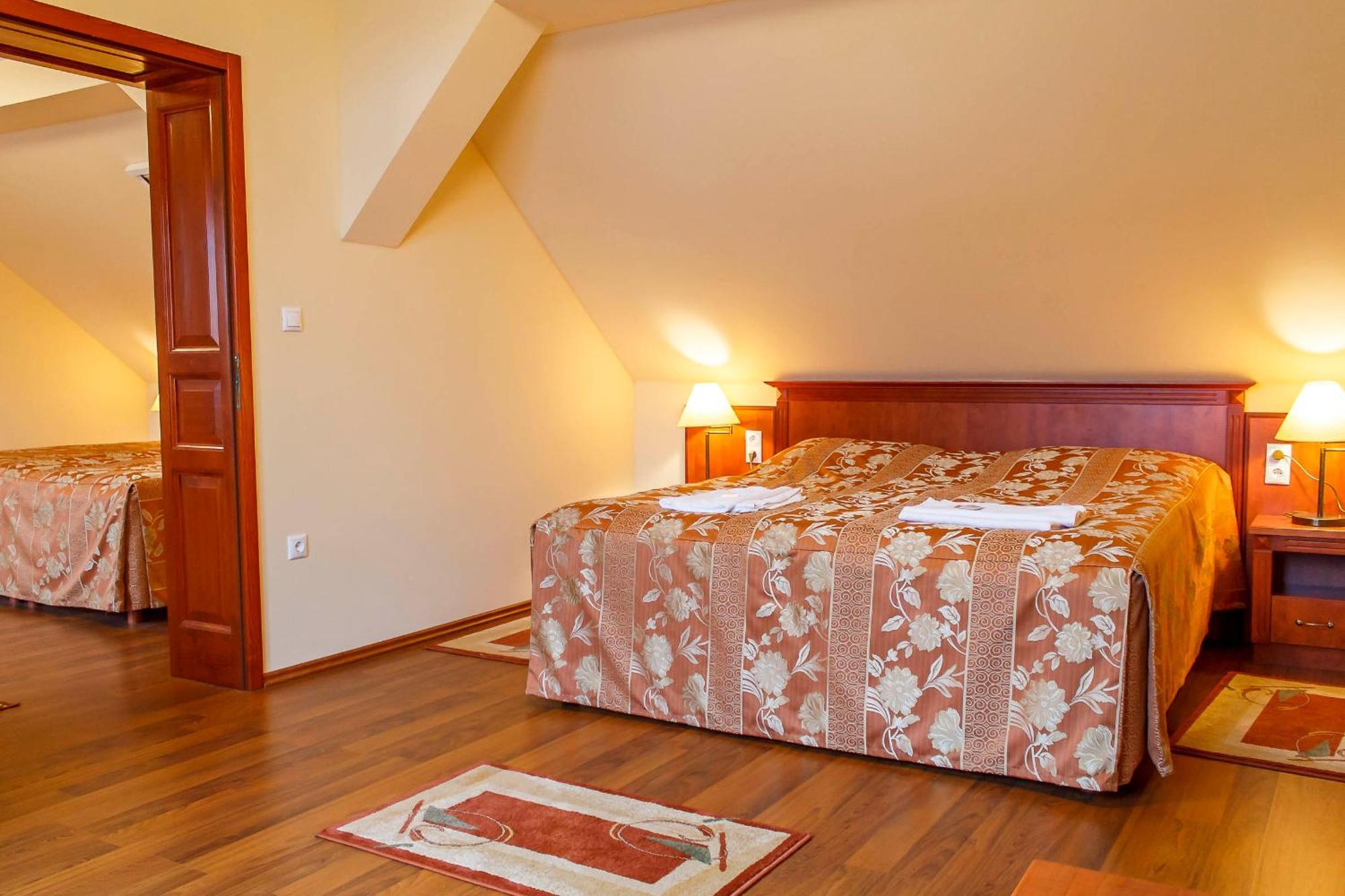 Pannon Hotel Bejelentkezes 20 Oraig, Check-In Until 20 O'Clock, Einchecken Bis 20 Uhr Mohacs Ngoại thất bức ảnh