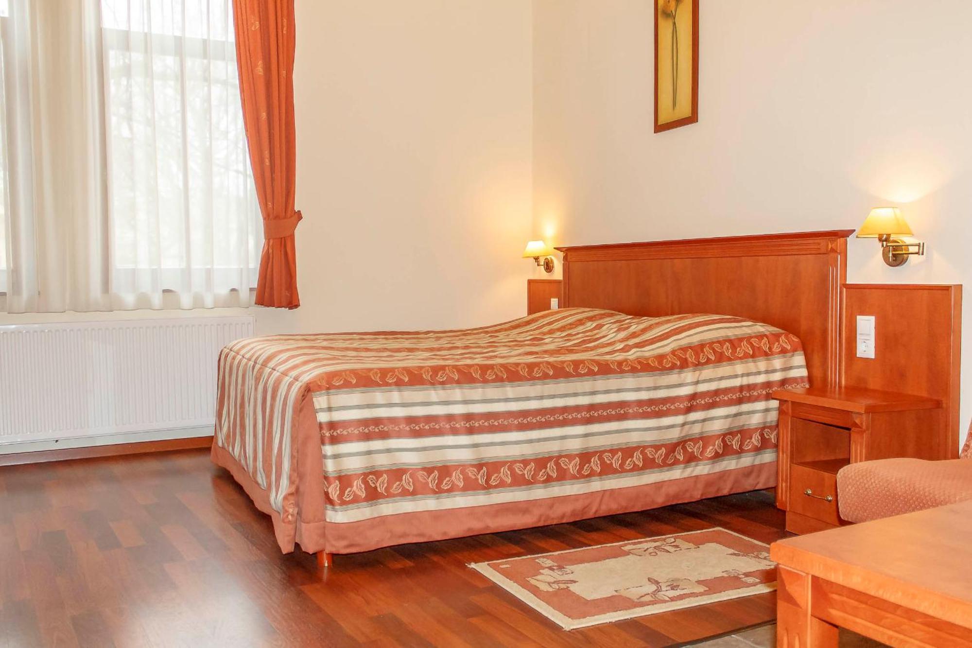 Pannon Hotel Bejelentkezes 20 Oraig, Check-In Until 20 O'Clock, Einchecken Bis 20 Uhr Mohacs Ngoại thất bức ảnh