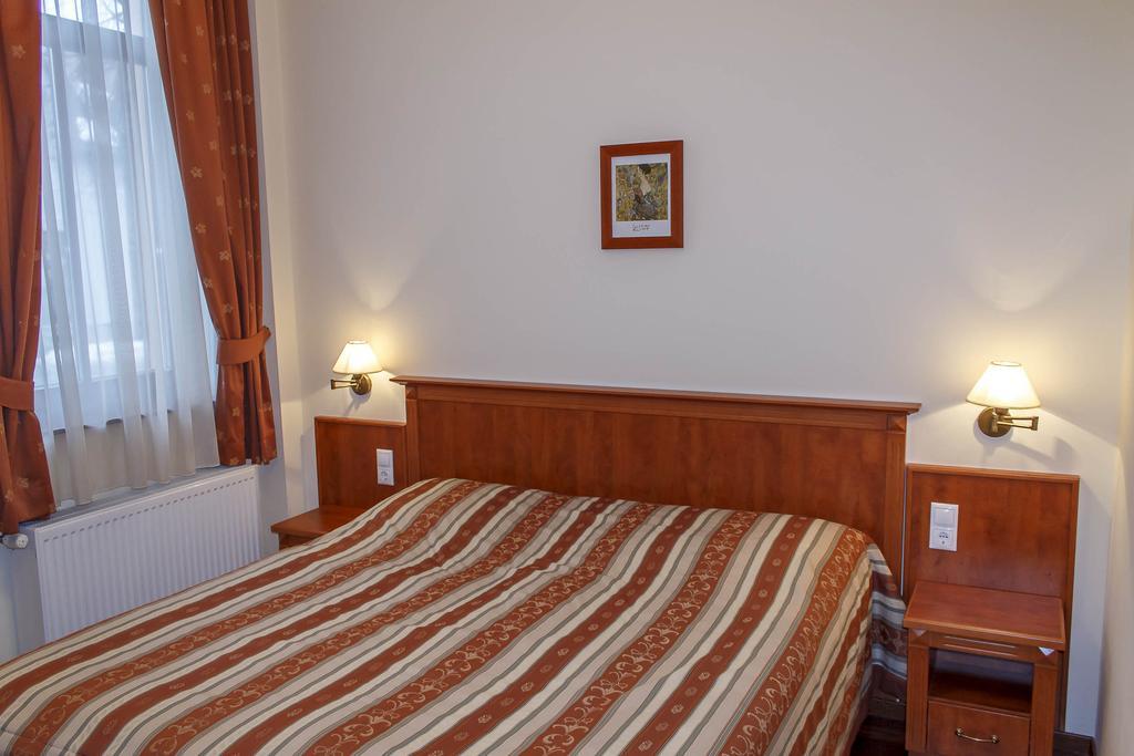 Pannon Hotel Bejelentkezes 20 Oraig, Check-In Until 20 O'Clock, Einchecken Bis 20 Uhr Mohacs Ngoại thất bức ảnh