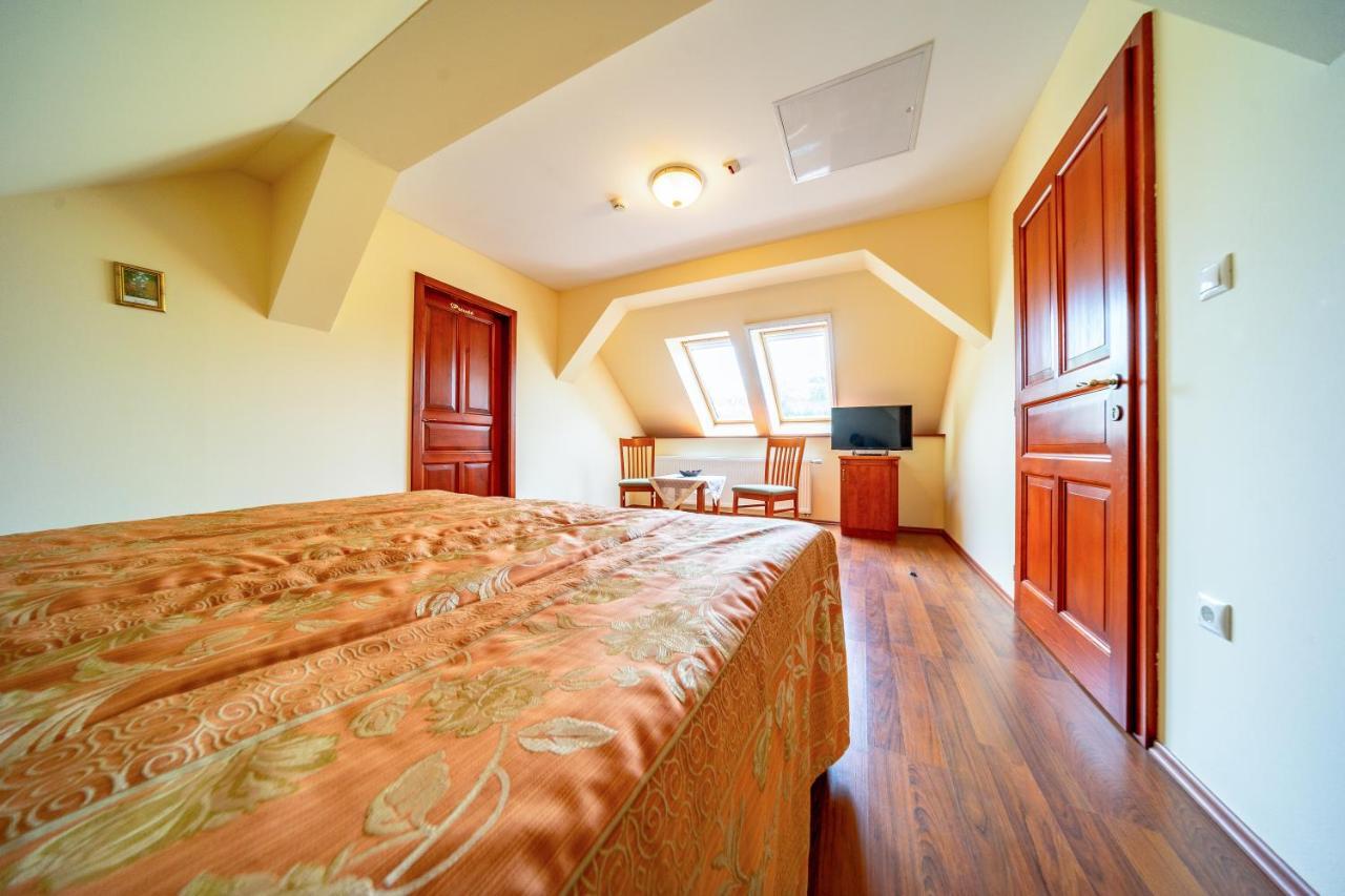 Pannon Hotel Bejelentkezes 20 Oraig, Check-In Until 20 O'Clock, Einchecken Bis 20 Uhr Mohacs Ngoại thất bức ảnh