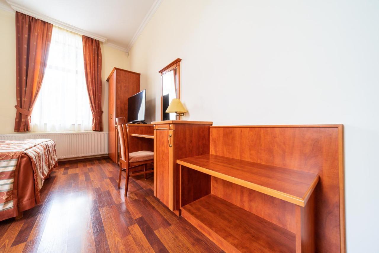 Pannon Hotel Bejelentkezes 20 Oraig, Check-In Until 20 O'Clock, Einchecken Bis 20 Uhr Mohacs Ngoại thất bức ảnh