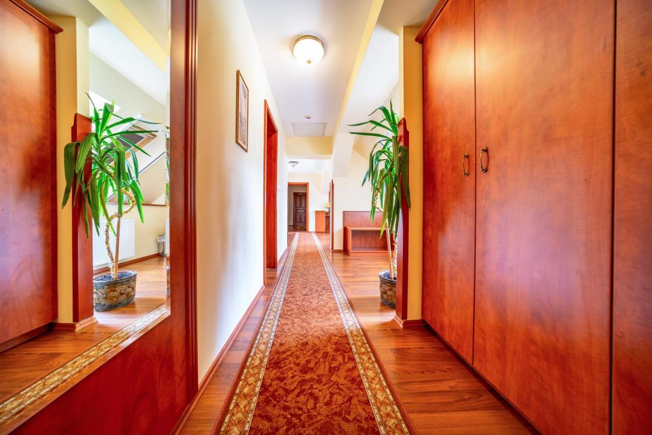 Pannon Hotel Bejelentkezes 20 Oraig, Check-In Until 20 O'Clock, Einchecken Bis 20 Uhr Mohacs Ngoại thất bức ảnh