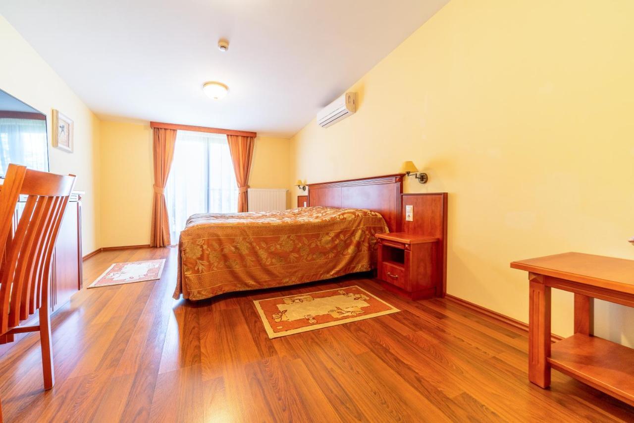 Pannon Hotel Bejelentkezes 20 Oraig, Check-In Until 20 O'Clock, Einchecken Bis 20 Uhr Mohacs Ngoại thất bức ảnh