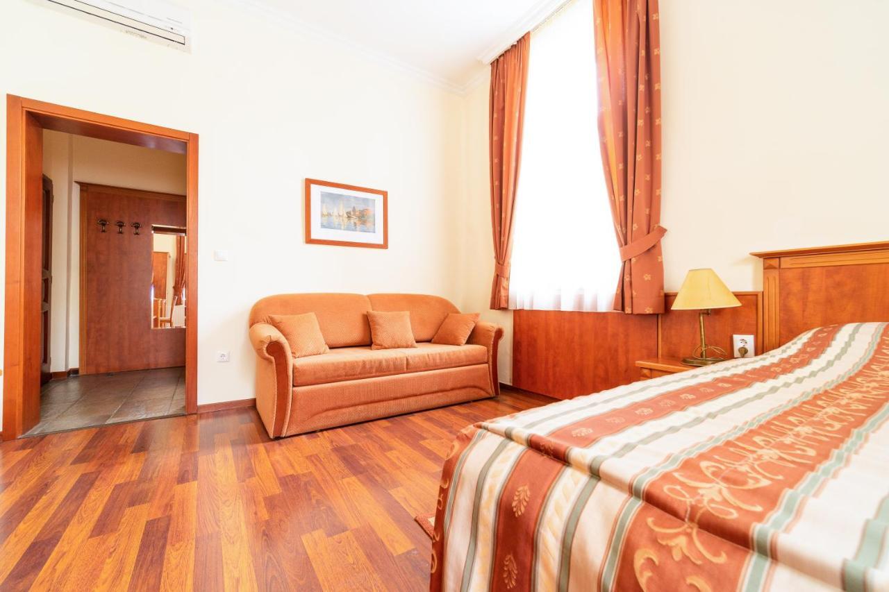 Pannon Hotel Bejelentkezes 20 Oraig, Check-In Until 20 O'Clock, Einchecken Bis 20 Uhr Mohacs Ngoại thất bức ảnh