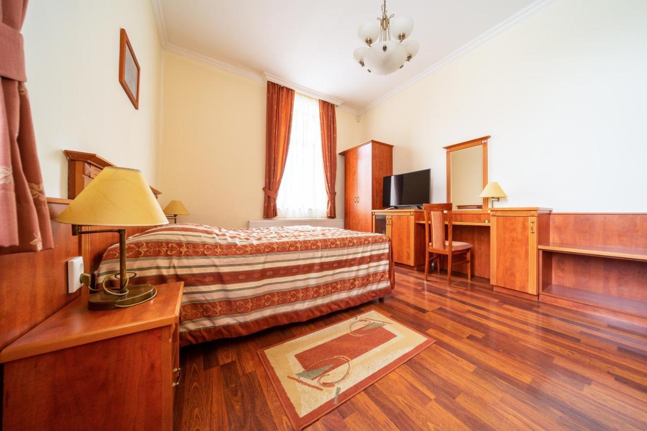Pannon Hotel Bejelentkezes 20 Oraig, Check-In Until 20 O'Clock, Einchecken Bis 20 Uhr Mohacs Ngoại thất bức ảnh