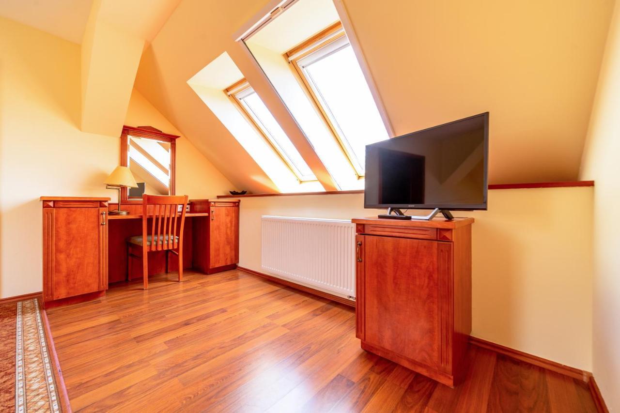 Pannon Hotel Bejelentkezes 20 Oraig, Check-In Until 20 O'Clock, Einchecken Bis 20 Uhr Mohacs Ngoại thất bức ảnh