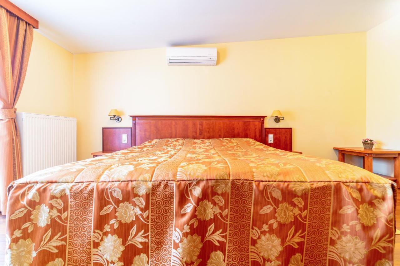 Pannon Hotel Bejelentkezes 20 Oraig, Check-In Until 20 O'Clock, Einchecken Bis 20 Uhr Mohacs Ngoại thất bức ảnh