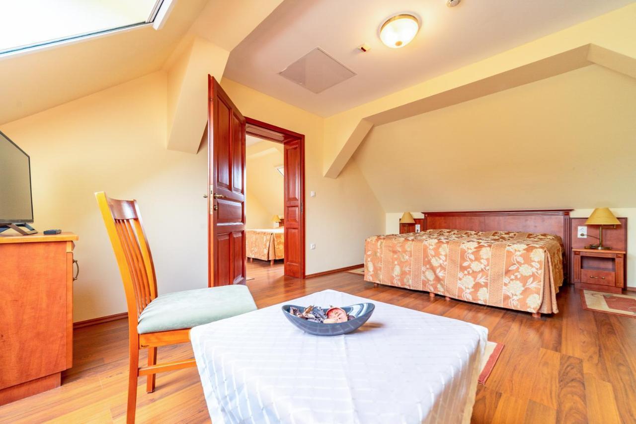 Pannon Hotel Bejelentkezes 20 Oraig, Check-In Until 20 O'Clock, Einchecken Bis 20 Uhr Mohacs Ngoại thất bức ảnh